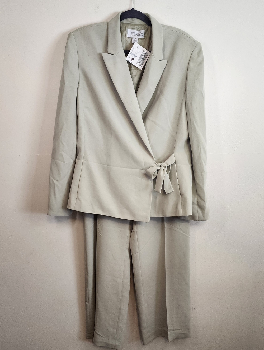 1990s NWT Casual Corner Annex Size 16 Women 2 Piece Green Pantsuit Set Tie Top